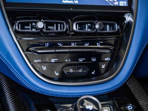 Used 2024 Aston Martin DBX 707 image 31