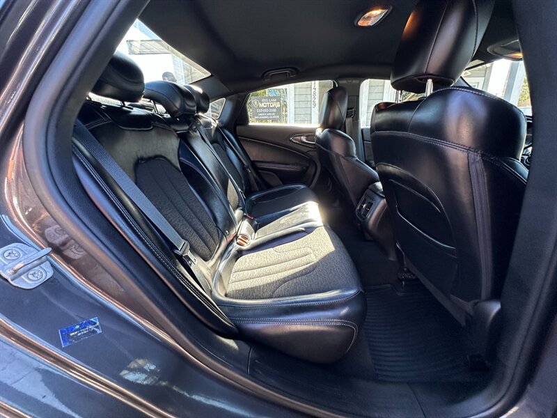 Used 2015 Chrysler 200 S w/ Navigation & Sound Group I FWD image 17