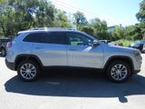Used 2019 Jeep Cherokee Latitude Plus w/ Cold Weather Group image 5