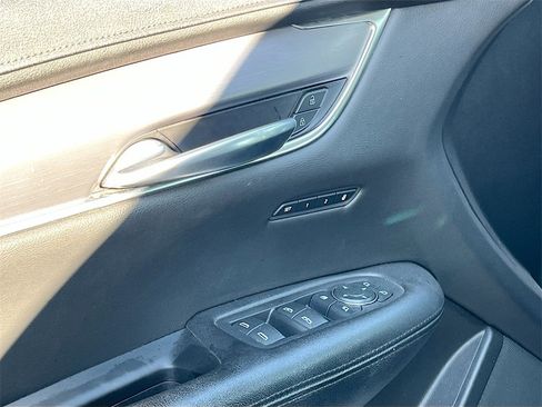 Used 2019 Cadillac XT5 Luxury image 17
