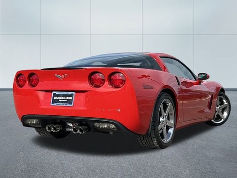 Used 2006 Chevrolet Corvette Base w/ Preferred Equipment Group image 2