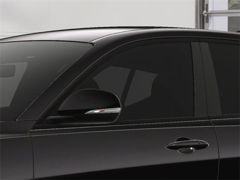 New 2025 Alfa Romeo Tonale image 15