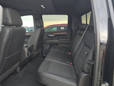 Used 2023 GMC Sierra 1500 Denali w/ Technology Package AWD/4WD image 9