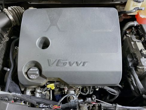 Used 2023 Chevrolet Traverse LT image 33