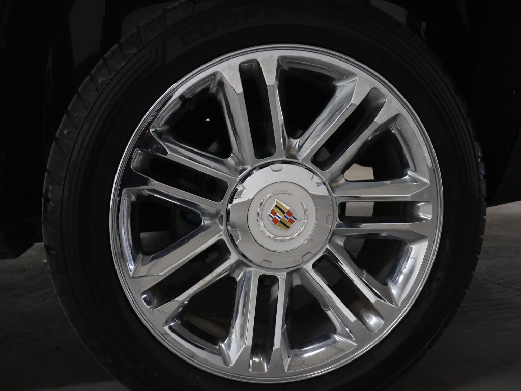 Used 2013 Cadillac Escalade ESV Platinum RWD image 34