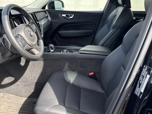 Used 2025 Volvo XC60 B5 Core AWD/4WD image 12