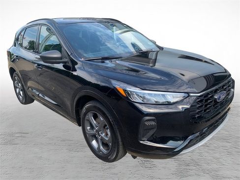 Used 2023 Ford Escape ST-Line w/ Tech Pack #1 AWD/4WD image 8