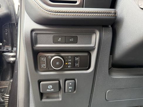 Used 2023 Ford Expedition Platinum AWD/4WD image 8