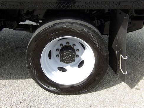 Used 2024 Ford F550 4x4 Crew Cab Super Duty w/ XLT Value Package image 57