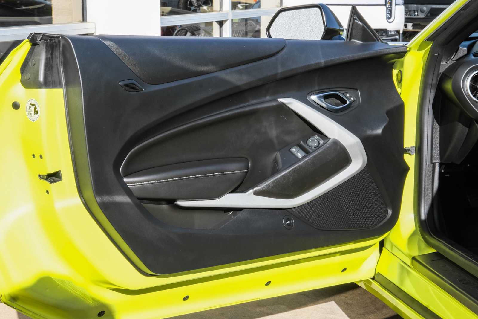 Used 2020 Chevrolet Camaro RWD image 32