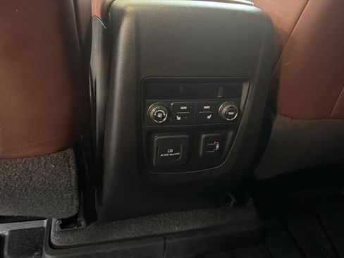 Used 2019 Buick Enclave Avenir w/ Avenir Technology Package AWD/4WD image 28
