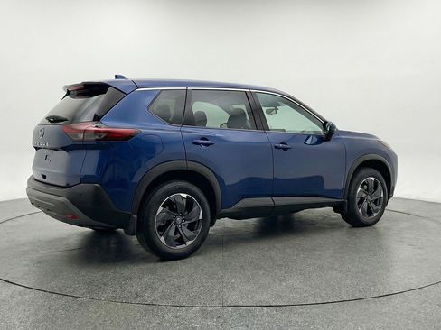 Used 2025 Nissan Rogue SV image 9