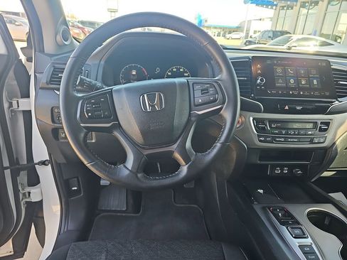 Used 2024 Honda Ridgeline Sport image 13
