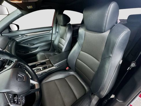Used 2018 Honda Accord Sport image 21