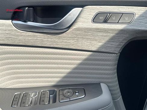 Used 2025 Hyundai Palisade Calligraphy FWD image 20