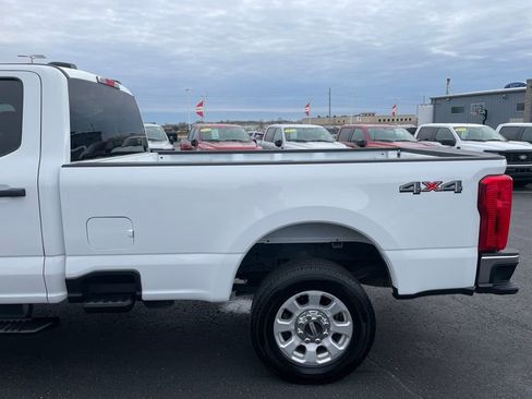 Used 2024 Ford F250 XLT AWD/4WD image 29