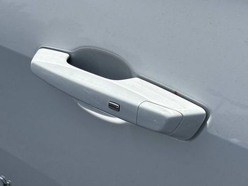 Used 2025 Chevrolet Equinox LT AWD/4WD image 14