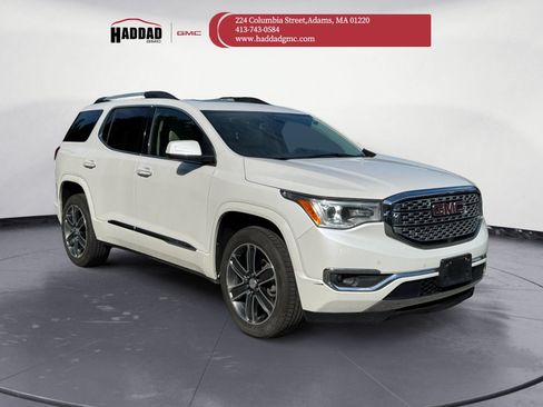 Used 2019 GMC Acadia Denali w/ Technology Package AWD/4WD image 3