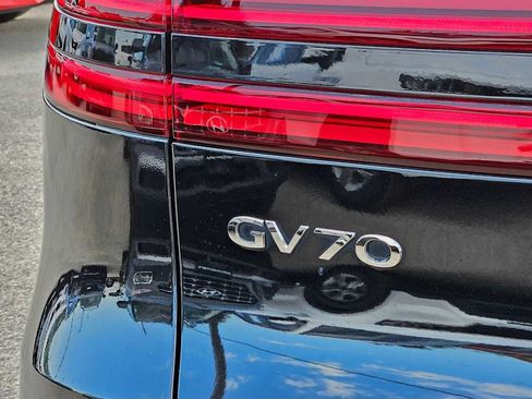 Used 2023 Genesis GV70 2.5T w/ Sport Prestige Package AWD/4WD image 13
