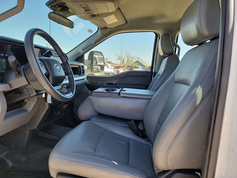 Used 2025 Ford F250 XL w/ XL Chrome Package image 19
