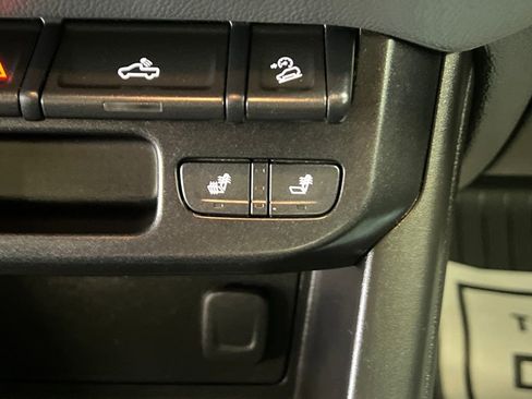 Used 2018 Chevrolet Colorado Z71 AWD/4WD image 37