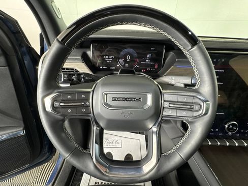 Certified 2025 GMC Acadia Denali w/ Super Cruise Package AWD/4WD image 19