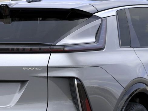 New 2025 Cadillac Lyriq Luxury AWD/4WD image 11