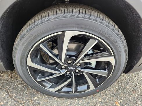 New 2026 Lincoln Corsair Reserve w/ Towing Package image 19