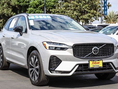 Used 2025 Volvo XC60 B5 Plus image 5