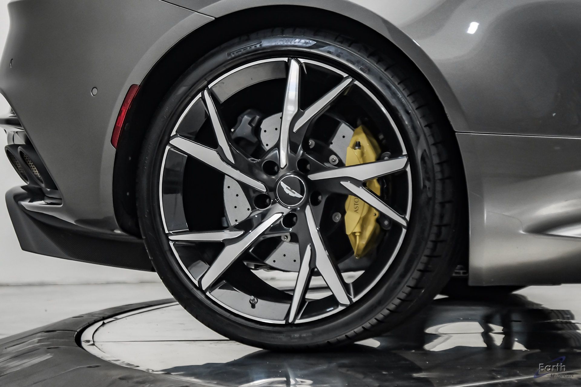 Used 2019 Aston Martin DBS Superleggera RWD image 93