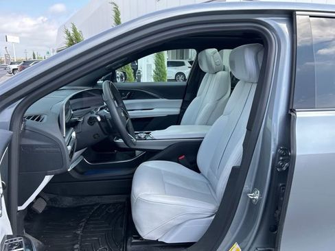 Used 2024 Cadillac Lyriq Sport image 21