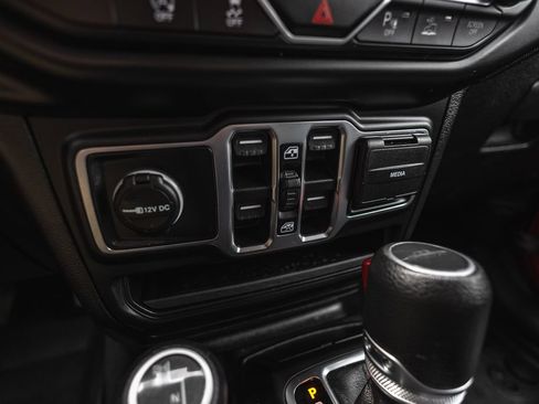 Used 2020 Jeep Gladiator Sport w/ Quick Order Package 24S AWD/4WD image 16