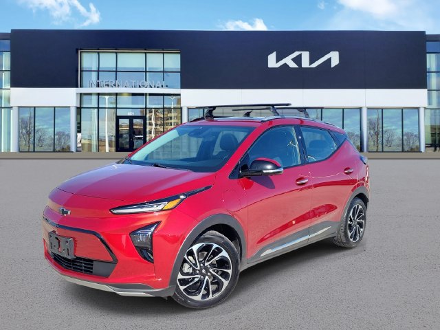 Used 2022 Chevrolet Bolt EUV Premier w/ Sun & Sound Package FWD image 1