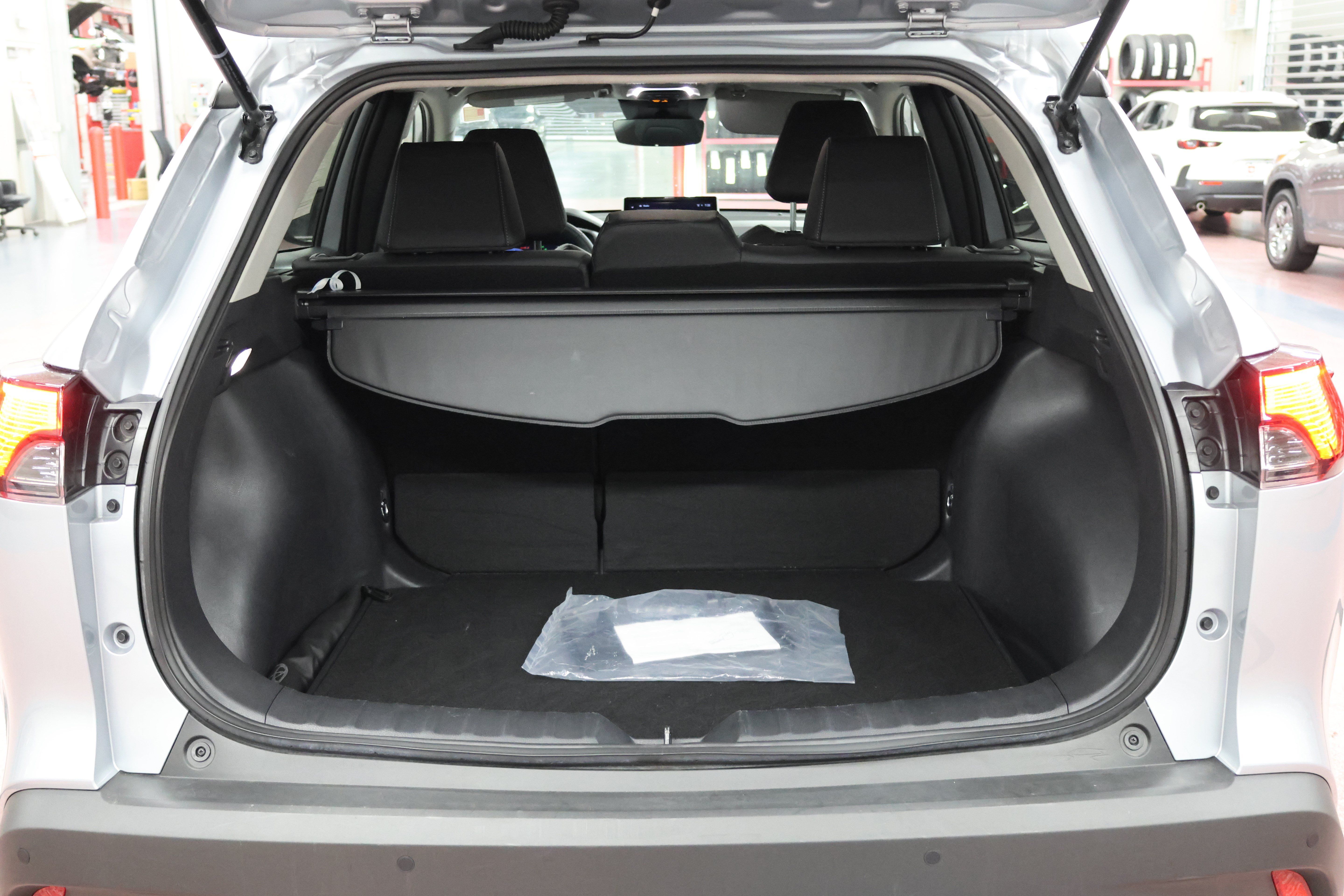 Certified 2026 Toyota Corolla Cross XLE FWD image 6