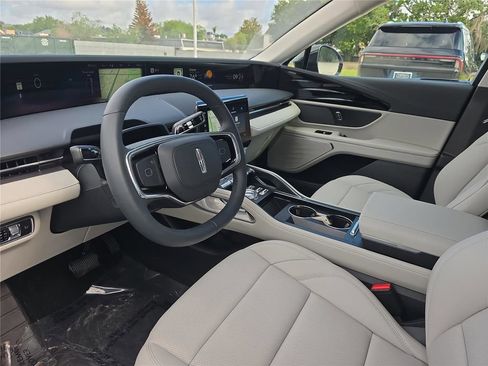 New 2026 Lincoln Nautilus Premier AWD/4WD image 14