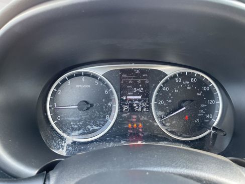 Used 2021 Nissan Kicks S FWD image 2
