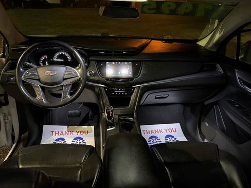 Used 2018 Cadillac XT5 Luxury w/ Driver Awareness Package image 10