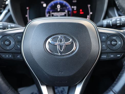 Used 2024 Toyota Corolla Cross XLE FWD image 24