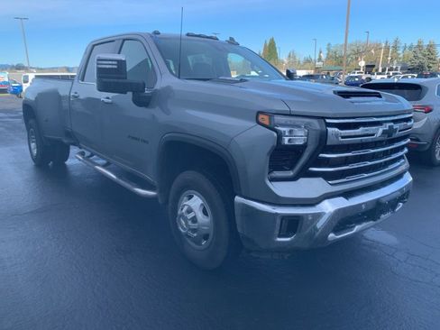 Used 2024 Chevrolet Silverado 3500 LTZ w/ LTZ Plus Package image 5