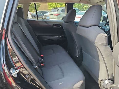 Used 2022 Toyota Corolla Cross LE FWD image 17