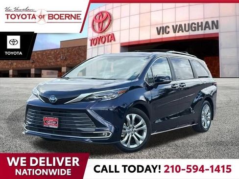 Certified 2024 Toyota Sienna Platinum FWD image 1
