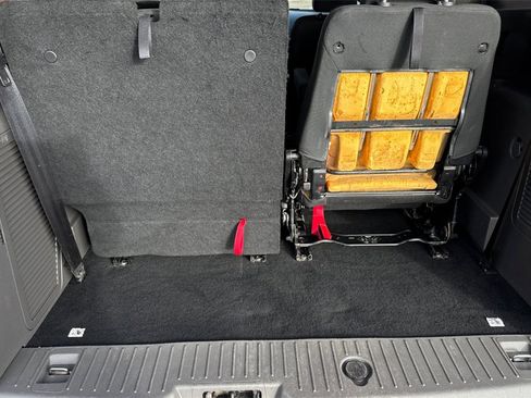 Used 2021 Ford Transit Connect XLT image 18