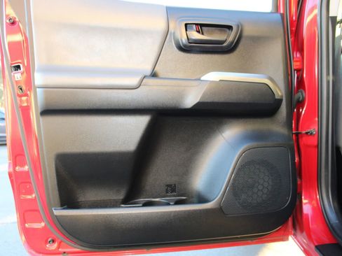 Used 2019 Toyota Tacoma SR5 image 20