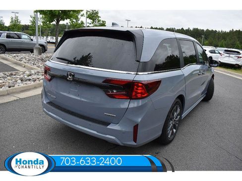 New 2026 Honda Odyssey Touring image 7