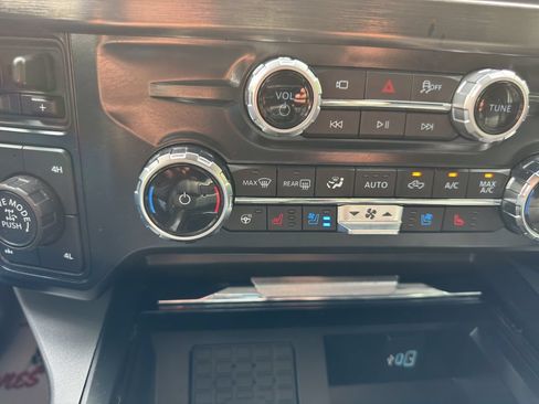 Used 2025 Ford F350 Lariat w/ Lariat Ultimate Package AWD/4WD image 34