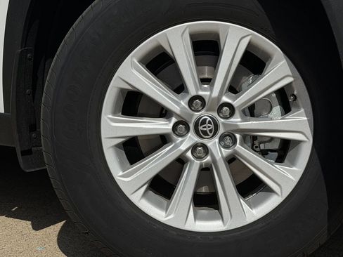 New 2026 Toyota Grand Highlander AWD image 10