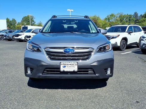 Used 2020 Subaru Outback Premium image 2