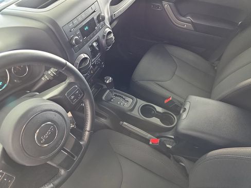 Used 2018 Jeep Wrangler Unlimited Sport S AWD/4WD image 21