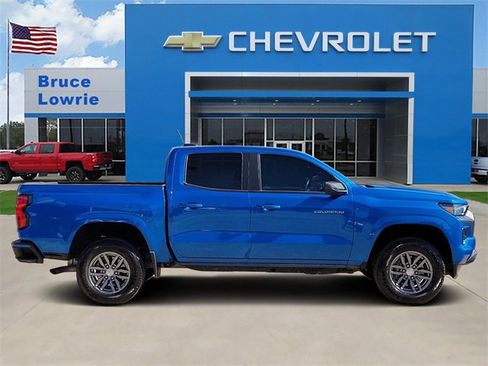 Used 2023 Chevrolet Colorado LT w/ LT Convenience Package image 4