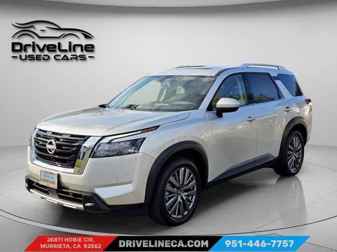 Used 2025 Nissan Pathfinder SL w/ SL Premium Package image 1